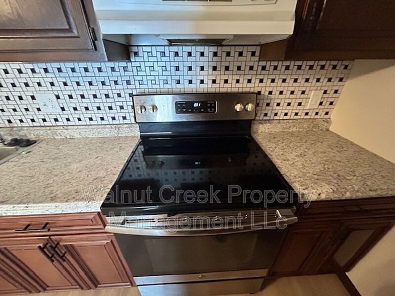 Deluxe 2 Bedroom 1 Bath In Elyria property image