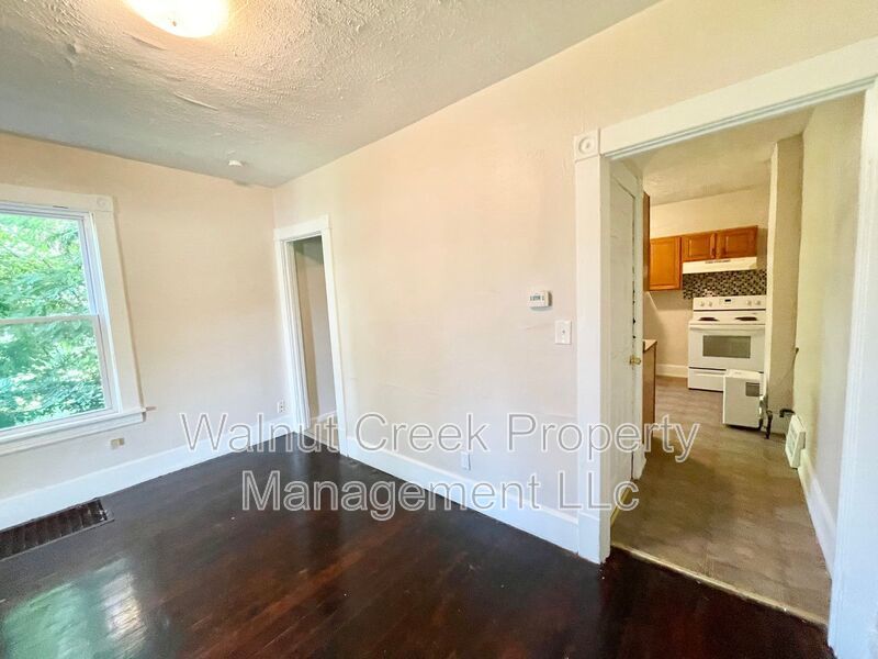 3 Bed 1 Bath - Duplex in Lorain property image