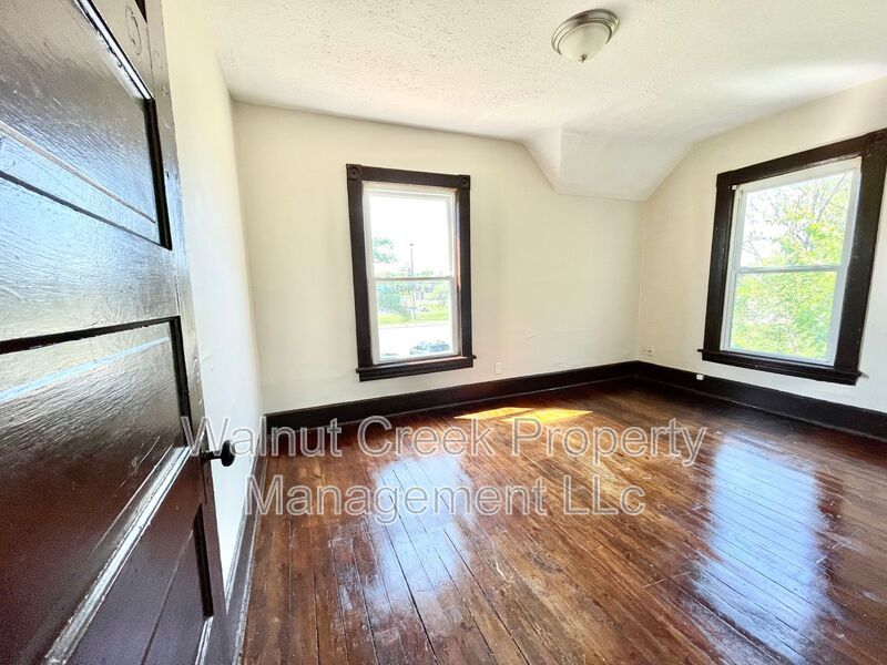 3 Bed 1 Bath - Duplex in Lorain property image