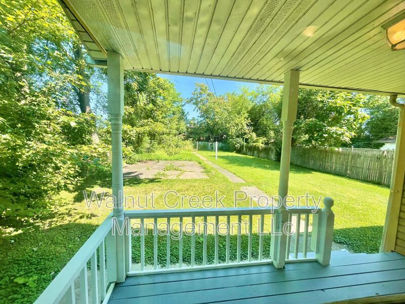 3 Bed 1 Bath - Duplex in Lorain property image