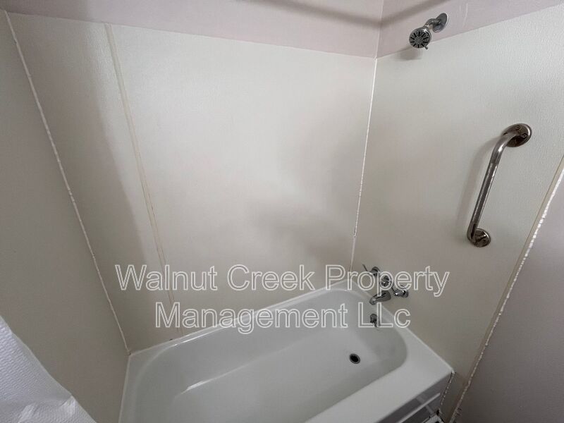 2 Bed - 1.5 Bath Town Home In Lorain property image