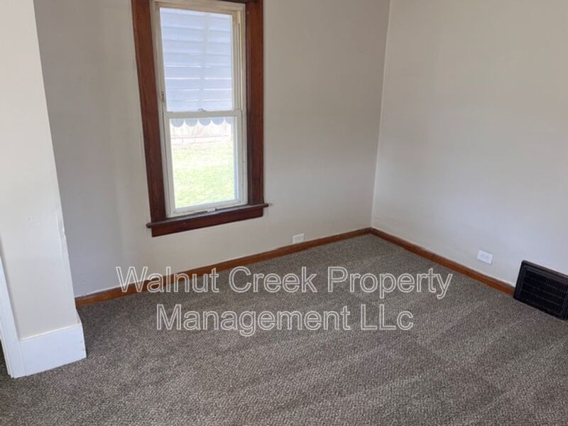 4 Bed - 1.5 Bath - Single Family Home in Lorain property image