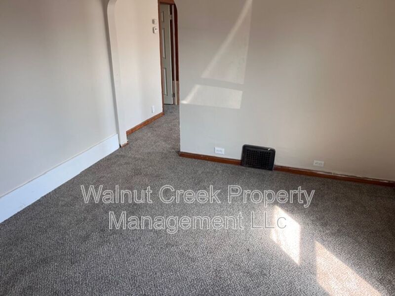 4 Bed - 1.5 Bath - Single Family Home in Lorain property image