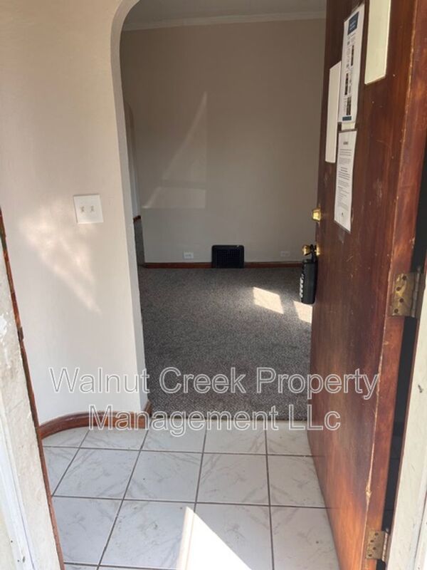 4 Bed - 1.5 Bath - Single Family Home in Lorain property image