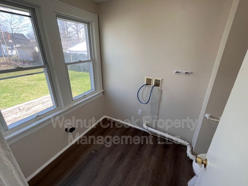 4 Bed - 1.5 Bath - Single Family Home in Lorain property image