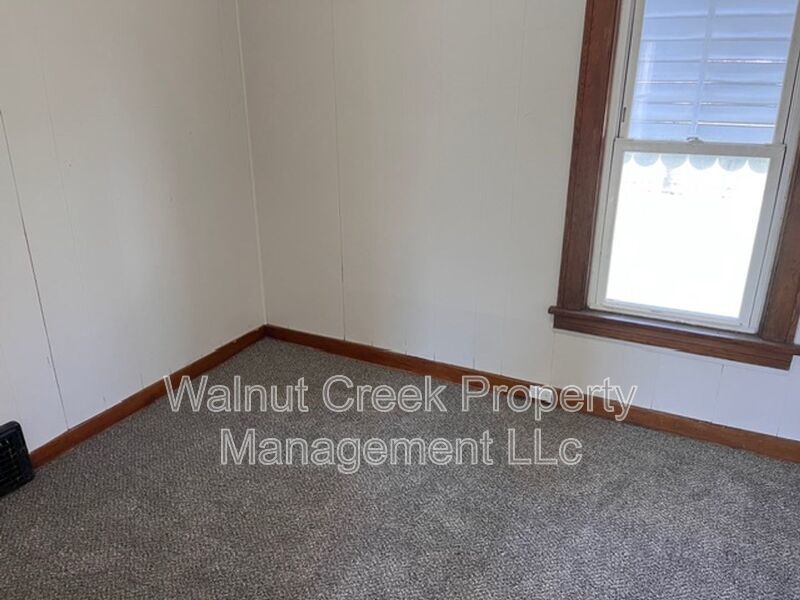 4 Bed - 1.5 Bath - Single Family Home in Lorain property image