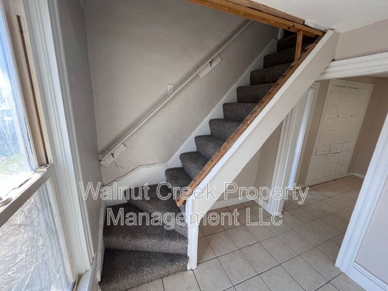 4 Bed - 1.5 Bath - Single Family Home in Lorain property image