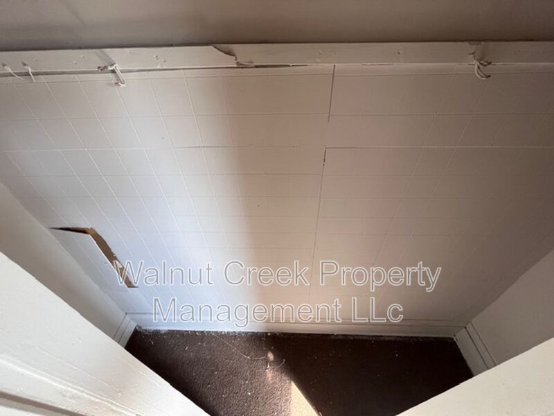 4 Bed - 1.5 Bath - Single Family Home in Lorain property image