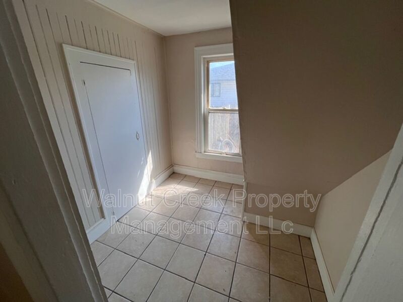 4 Bed - 1.5 Bath - Single Family Home in Lorain property image