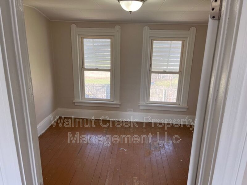 4 Bed - 1.5 Bath - Single Family Home in Lorain property image