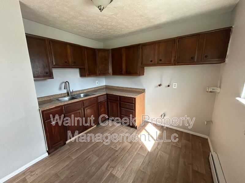 2 Bed 1 Bath - Triplex in Elyria property image