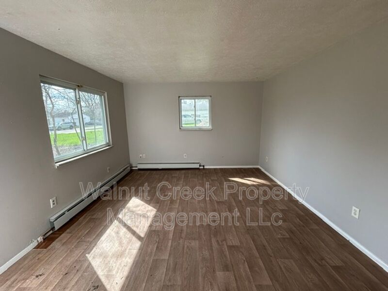 2 Bed 1 Bath - Triplex in Elyria property image
