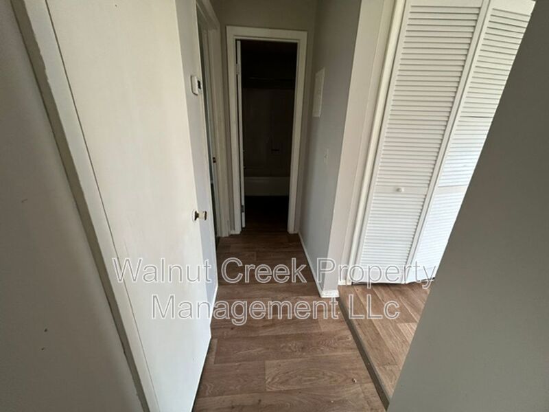 2 Bed 1 Bath - Triplex in Elyria property image