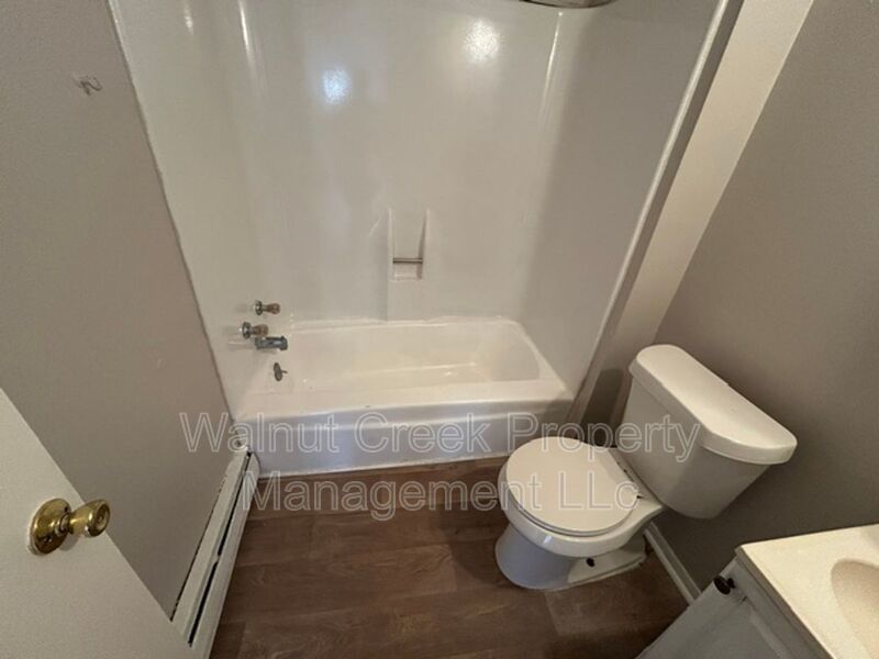 2 Bed 1 Bath - Triplex in Elyria property image