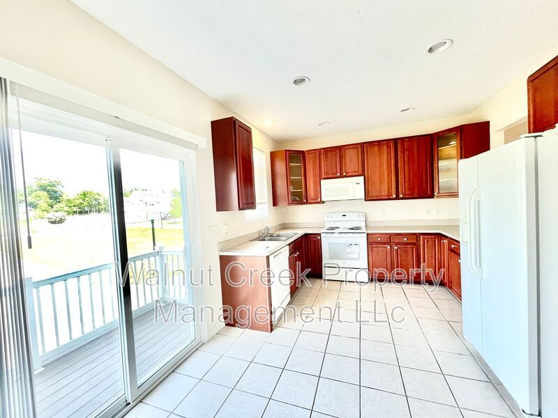 Beautiful Condo on the Water - 3 Bed - 3.5 Bath property image