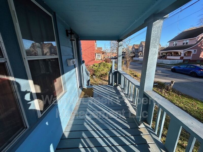 2 Bed- 1 Bath Single Family Home in Elyria property image