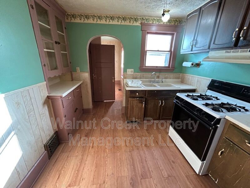 2 Bed- 1 Bath Single Family Home in Elyria property image