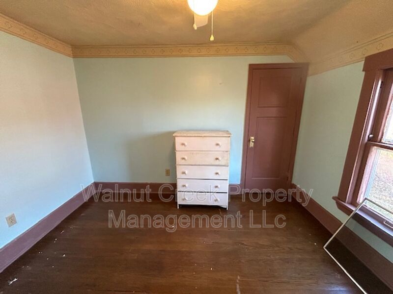 2 Bed- 1 Bath Single Family Home in Elyria property image