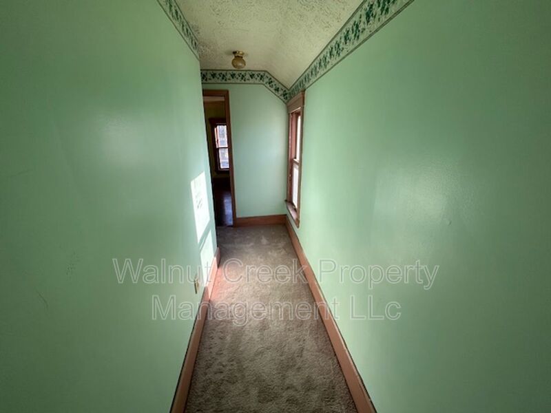 2 Bed- 1 Bath Single Family Home in Elyria property image