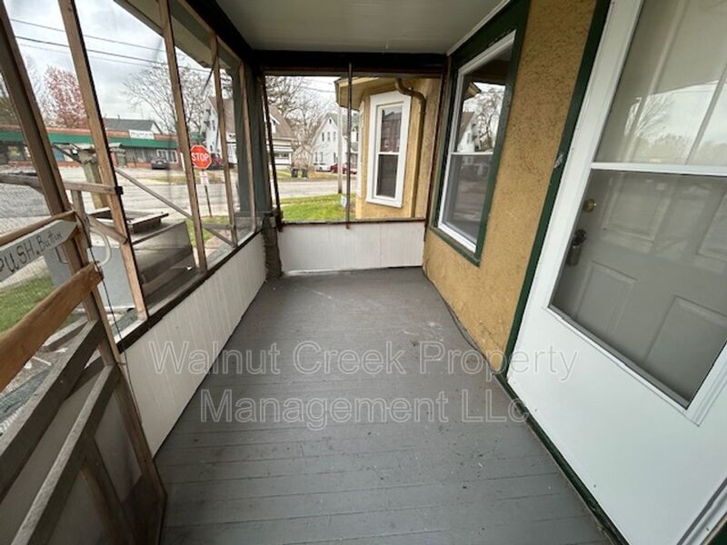 3 Bed - 1 Bath - Up/Down Unit of Duplex in Elyria property image