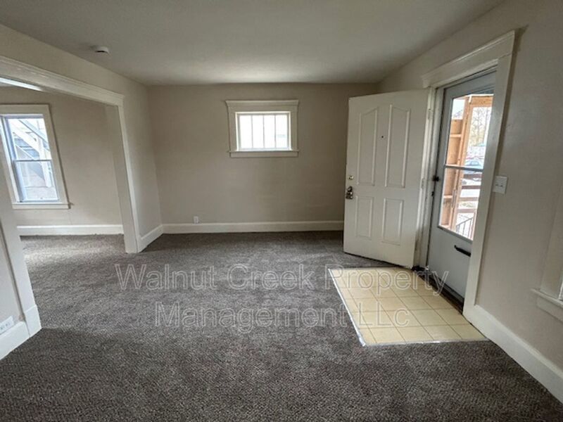 3 Bed - 1 Bath - Up/Down Unit of Duplex in Elyria property image