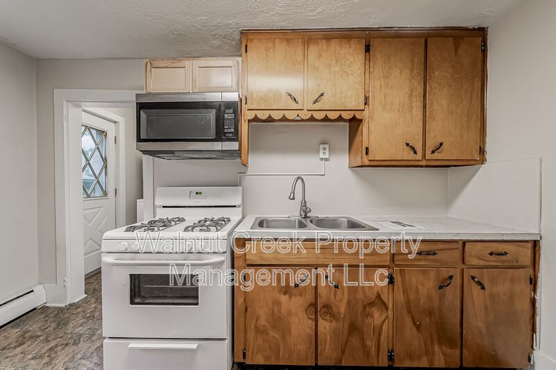 ALL UTILITIES ARE INCLUDED WASHER & DRYER IN UNIT!!! property image