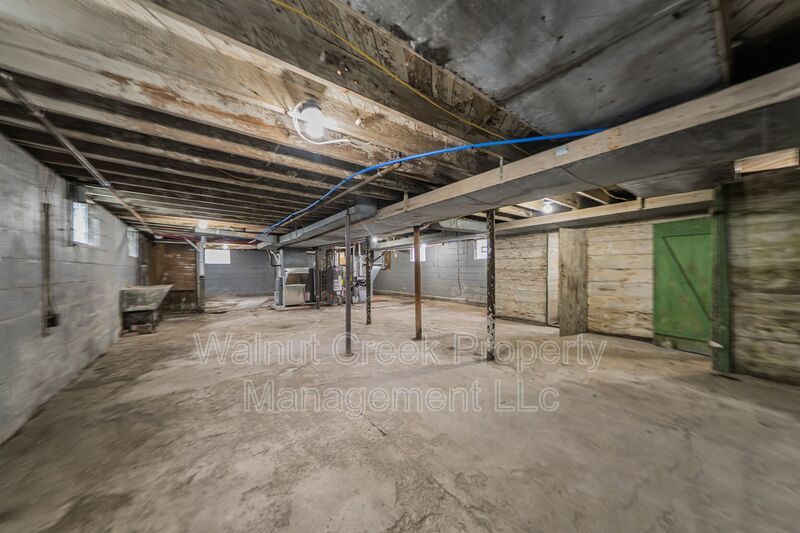 3 Bed - 1 Bath - Recent Remodel - Lower Unit of a Duplex - property image