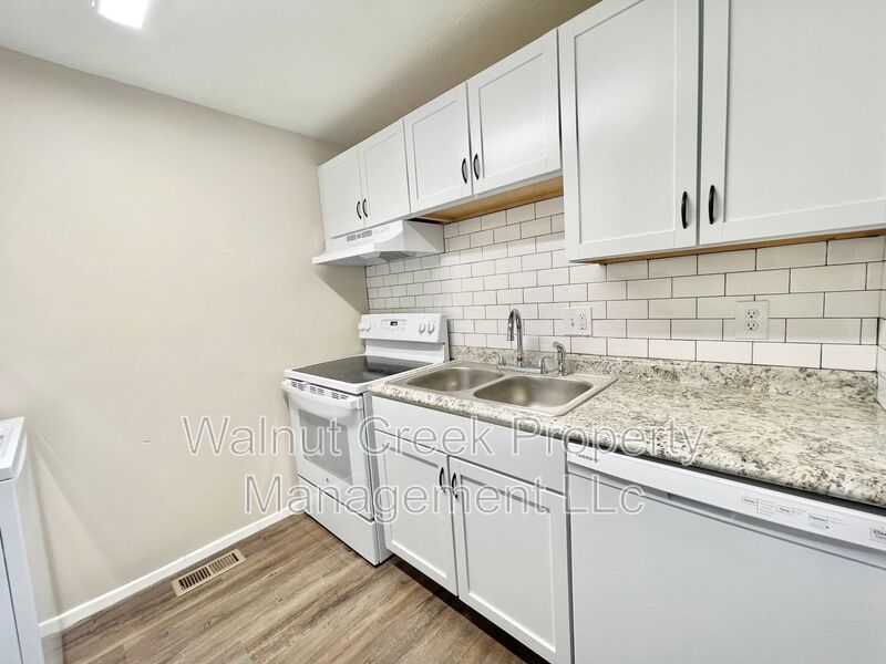 2 Bed - 1.5 Bath - Townhome - All electric property image