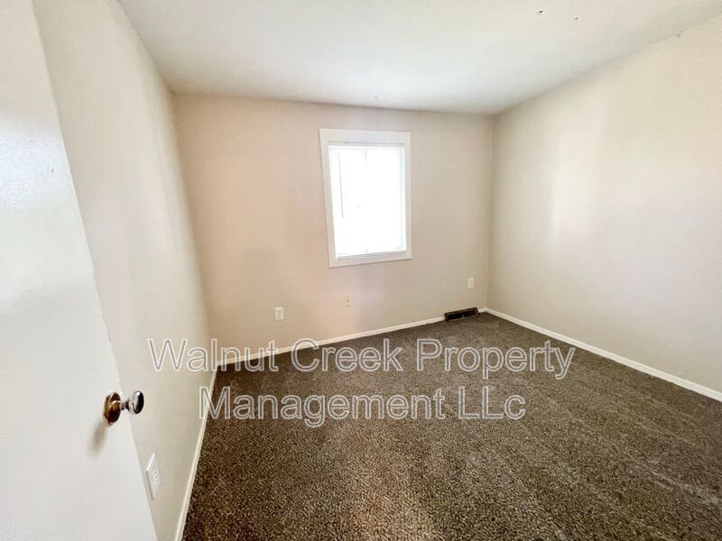 2 Bed - 1.5 Bath - Townhome - All electric property image