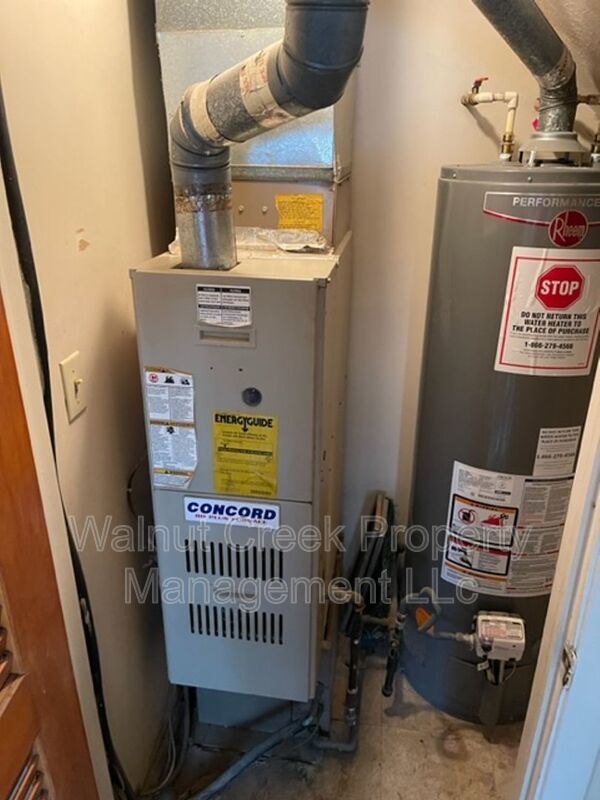 2 Bed - 1.5 Bath - Townhome - All electric property image