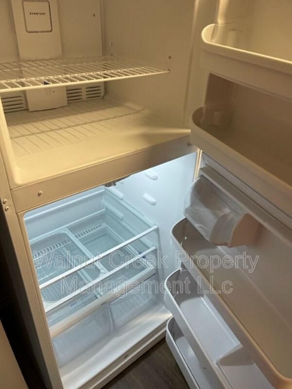 2 Bed - 1.5 Bath - Townhome - All electric property image