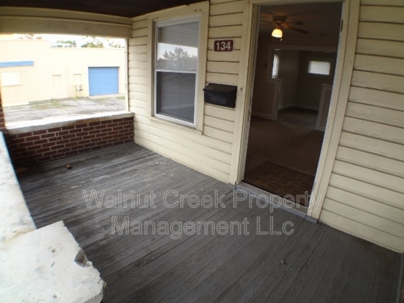 Large 2 bedroom Duplex in Elyria! All appliances included, Includes a 1-car Garage! property image