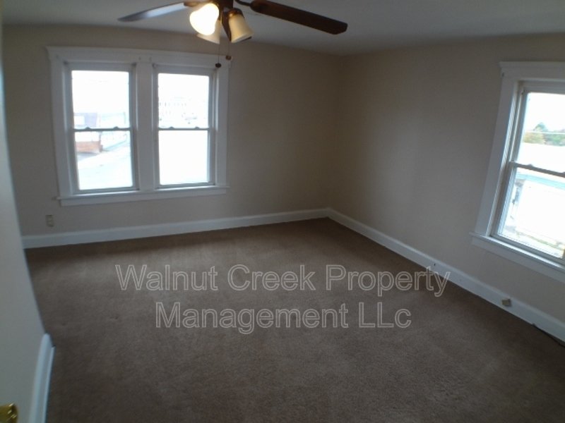 Large 2 bedroom Duplex in Elyria! All appliances included, Includes a 1-car Garage! property image