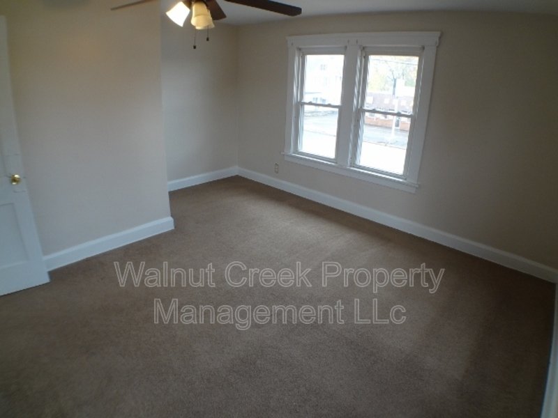 Large 2 bedroom Duplex in Elyria! All appliances included, Includes a 1-car Garage! property image