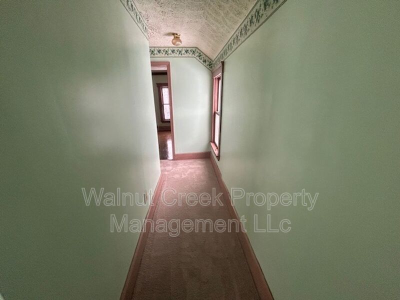 2 Bed- 1 Bath Single Family Home in Elyria property image