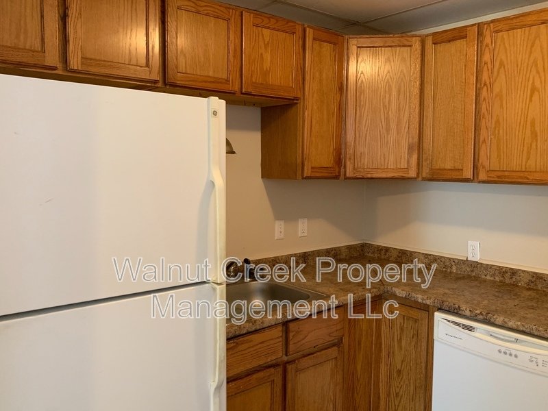 Large 3 bedroom townhouse across from Oakwood Park! property image