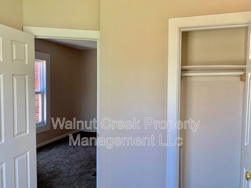 Large 3 bedroom townhouse across from Oakwood Park! property image