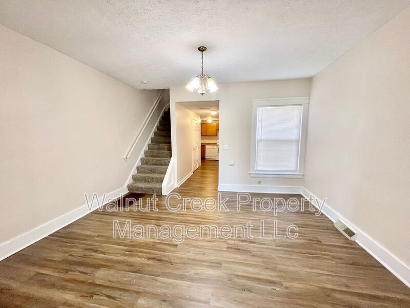 Large 3 bedroom townhouse across from Oakwood Park! property image