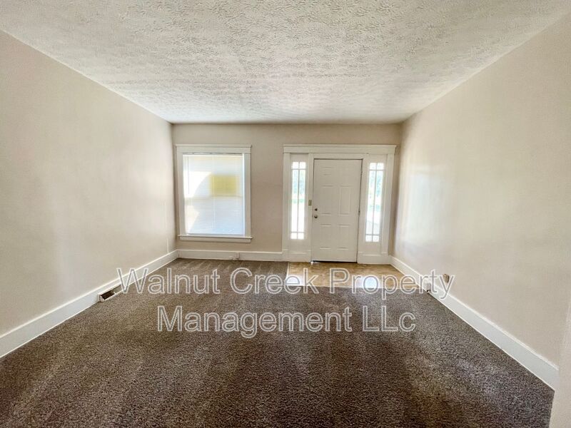 Large 3 bedroom townhouse across from Oakwood Park! property image