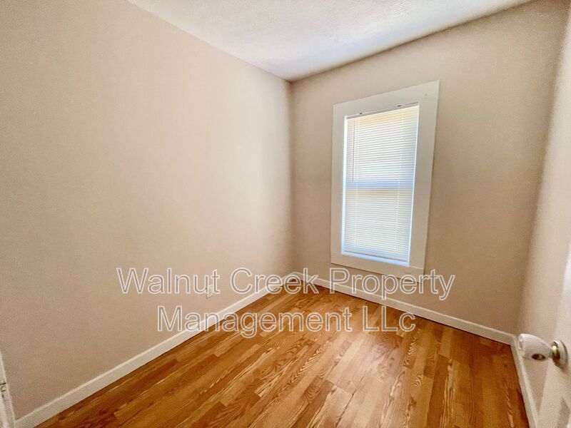 Large 3 bedroom townhouse across from Oakwood Park! property image