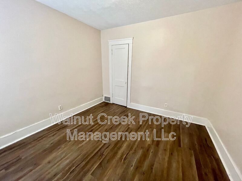 Large 3 bedroom townhouse across from Oakwood Park! property image