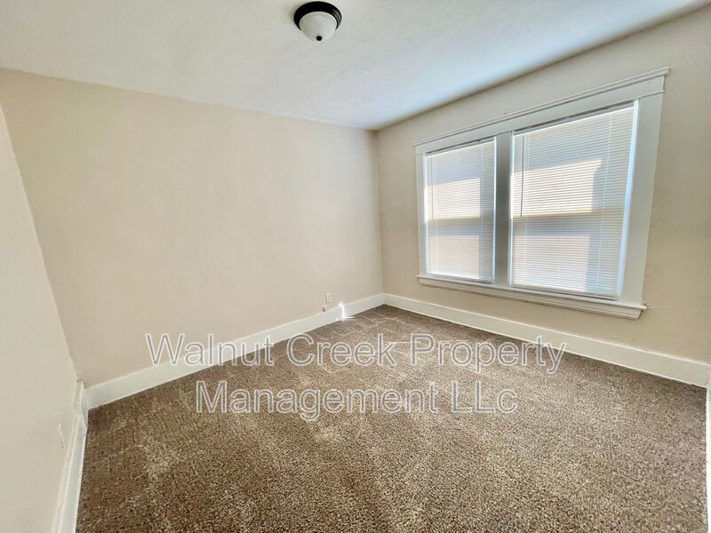 Large 3 bedroom townhouse across from Oakwood Park! property image