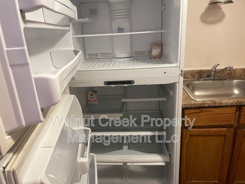 Large 3 bedroom townhouse across from Oakwood Park! property image