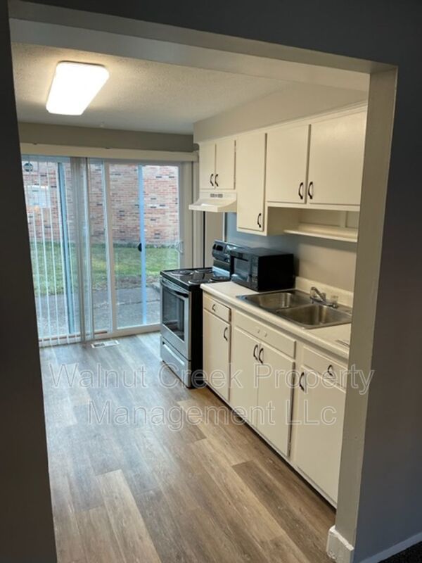 2 Bedroom Town house FREE HEAT! property image