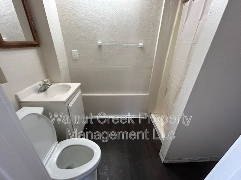 Studio Apartment in Elyria - All Utilities Included in Rent property image