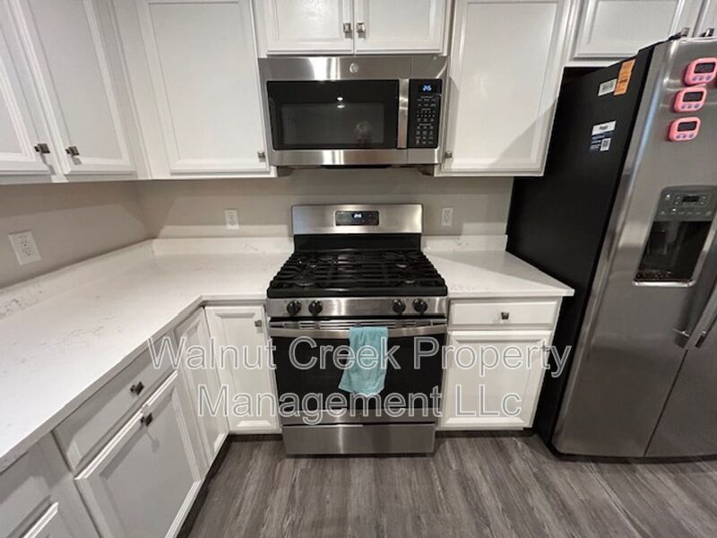 2 Bed- 2 Bath + Dedicated Home Office - Single Family Home in Amherst property image