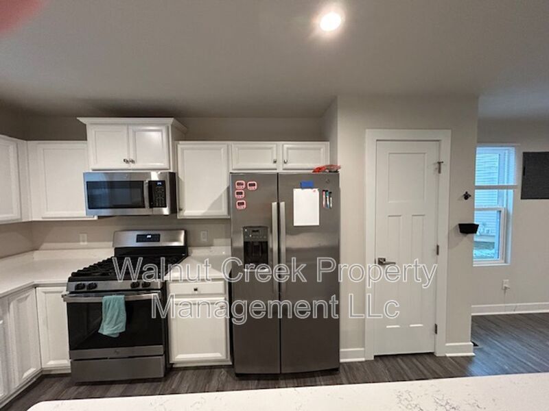 2 Bed- 2 Bath + Dedicated Home Office - Single Family Home in Amherst property image