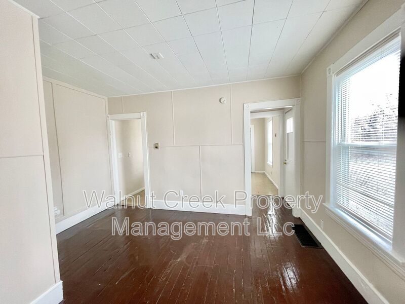 3 Bed- 1 Bath Duplex in Lorain property image