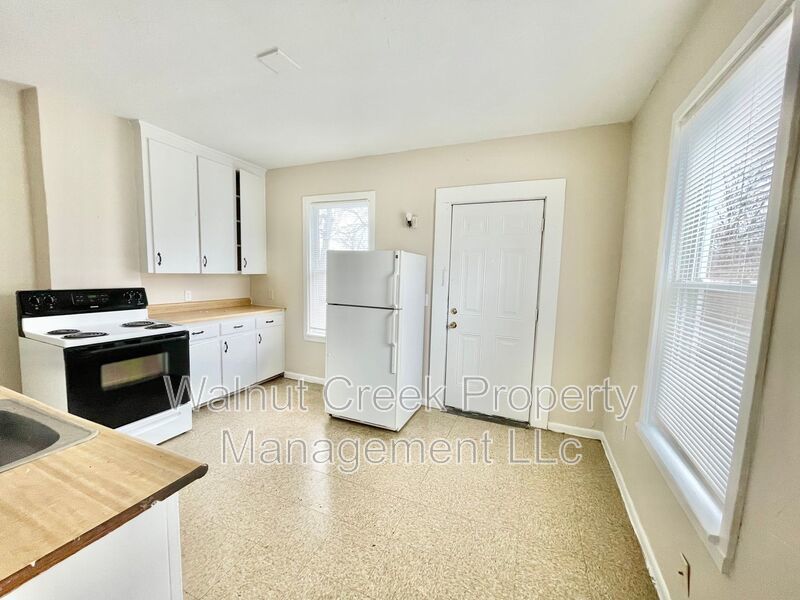 3 Bed- 1 Bath Duplex in Lorain property image