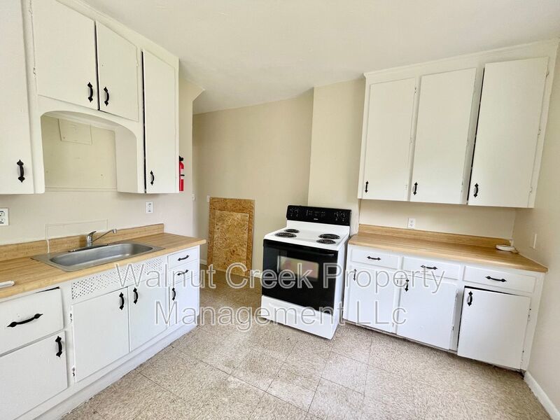 3 Bed- 1 Bath Duplex in Lorain property image